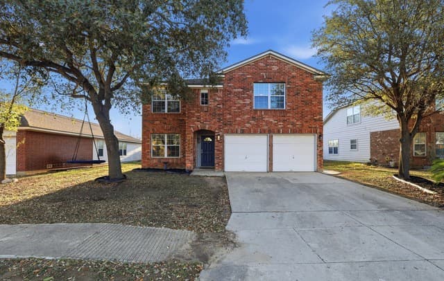 4-bedroom rental at 10003 Buescher in San Antonio, TX — photo 2