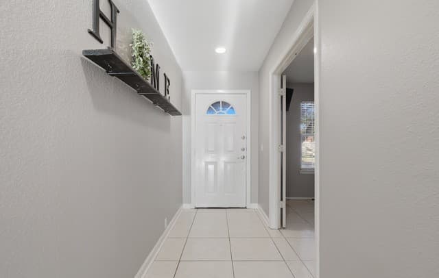 4-bedroom rental at 10003 Buescher in San Antonio, TX — photo 5