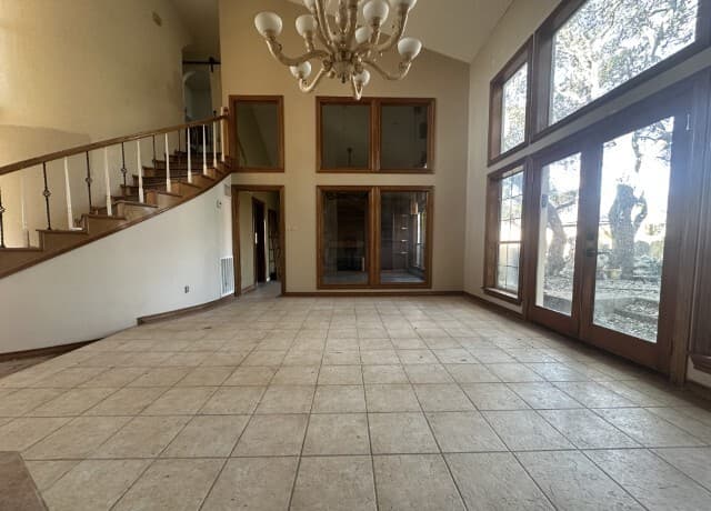 3-bedroom rental at 6823 Brave Way in San Antonio, TX — photo 2
