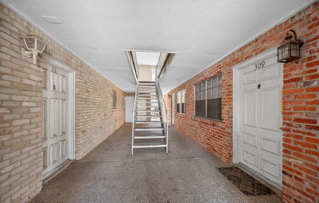 2-bedroom rental at 6718 Callaghan Rd Unit 315 in San Antonio, TX — photo 3
