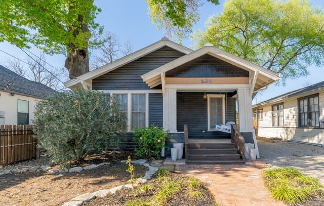 3-bedroom rental at 135 Panama in San Antonio, TX — photo 1