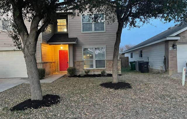 5-bedroom rental at 16722 Mandolino in San Antonio, TX — photo 2