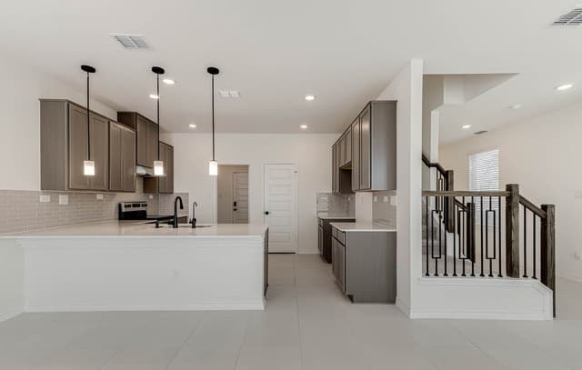 3-bedroom rental at 14839 Vance Jackson Rd Unit 503 in San Antonio, TX — photo 5