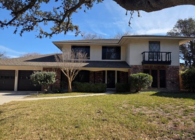 5-bedroom rental at 13406 Lobelia in San Antonio, TX — photo 1