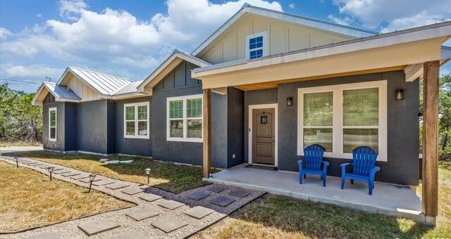 4-bedroom rental at 3225 Hawthorne in Spring Branch, TX — photo 3