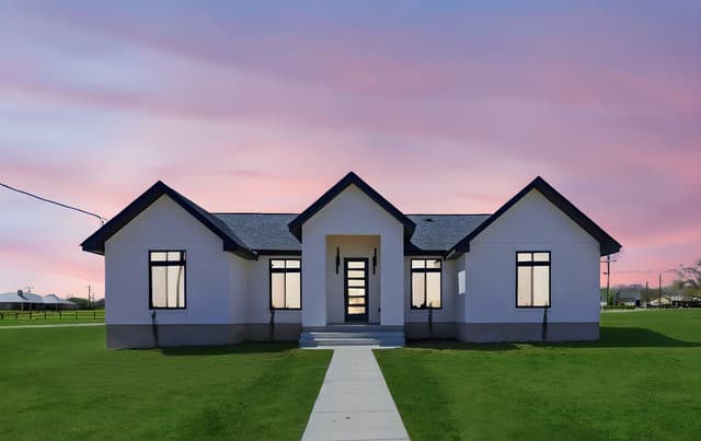 4-bedroom rental at 340 Spring Creek in Bandera, TX — photo 5