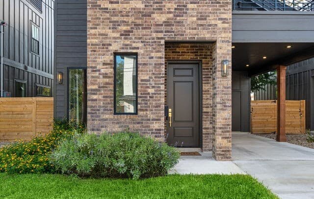 3-bedroom rental at 111 Dowdy in San Antonio, TX — photo 2