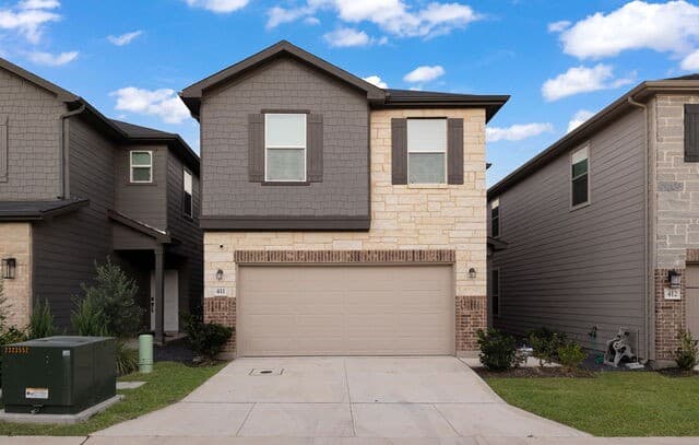 3-bedroom rental at 14839 Vance Jackson Rd Unit 411 in San Antonio, TX — photo 1