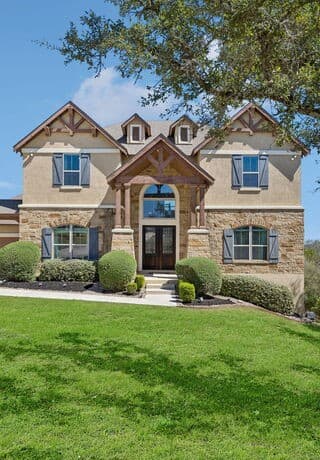 5-bedroom rental at 12602 Sotol Overlook in Helotes, TX — photo 4