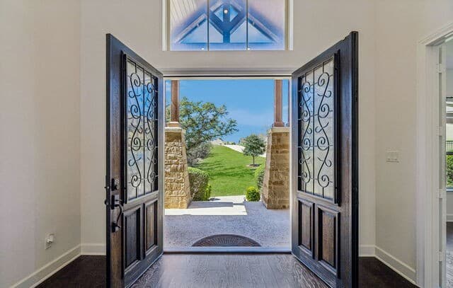 5-bedroom rental at 12602 Sotol Overlook in Helotes, TX — photo 5