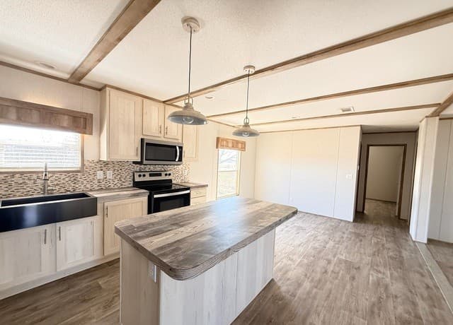 3-bedroom rental at 189 Viridian in Pleasanton, TX — photo 4