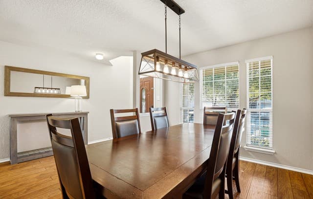 3-bedroom rental at 5927 Onyx Way in San Antonio, TX — photo 4