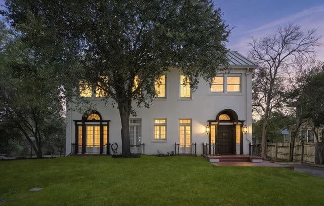 3-bedroom rental at 110 E Mulberry in San Antonio, TX — photo 1