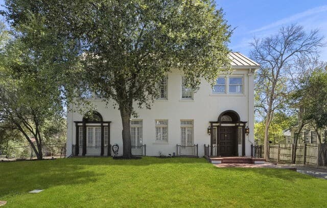 3-bedroom rental at 110 E Mulberry in San Antonio, TX — photo 4