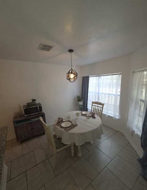 4-bedroom rental at 4910 Dare Ln. in San Antonio, TX — photo 5
