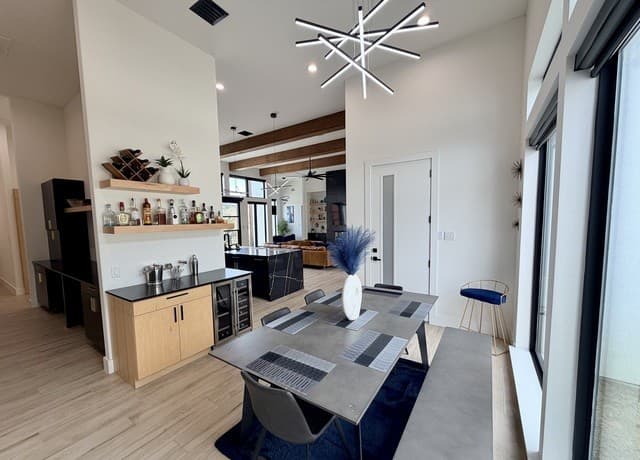5-bedroom rental at 19607 Terra Mont in San Antonio, TX — photo 4
