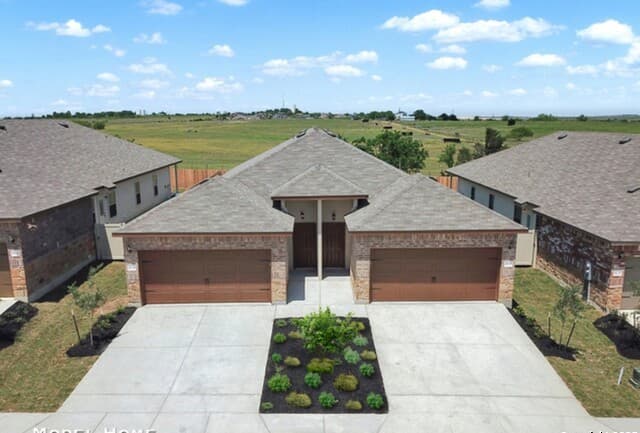 rental at 9211 Canyon in Converse, TX — photo 2