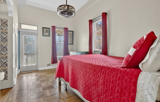 2-bedroom rental at 215 Sweet in San Antonio, TX — photo 4