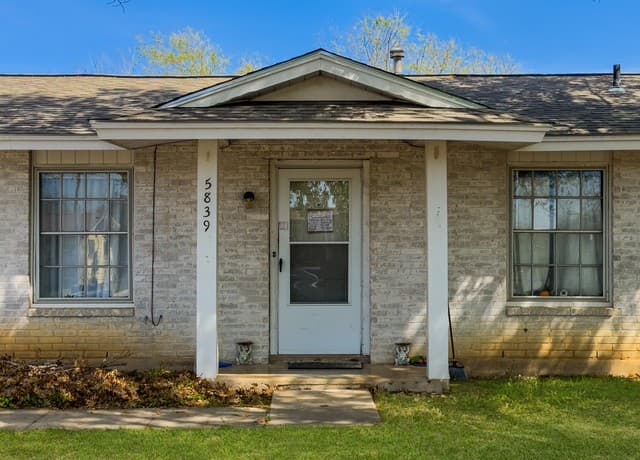 Home for sale at 5839 Sandy Valley St in San Antonio, TX — photo 4