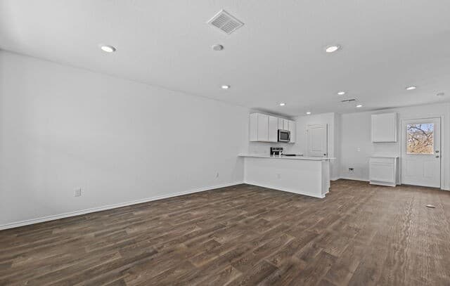 3-bedroom rental at 14706 Candelabra Cactus in San Antonio, TX — photo 2