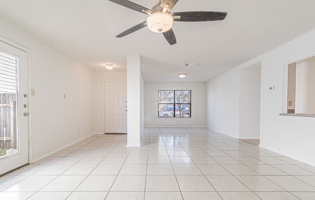 Home for sale at 9815 Messenger Pass in San Antonio, TX — photo 4