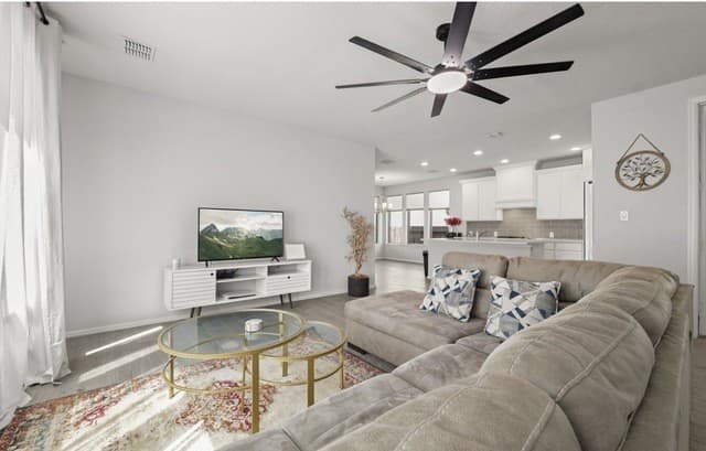 3-bedroom rental at 9329 Trestle Creek in San Antonio, TX — photo 5
