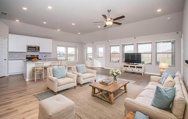 4-bedroom rental at 9321 Bronze Cyn in Atascosa, TX — photo 3