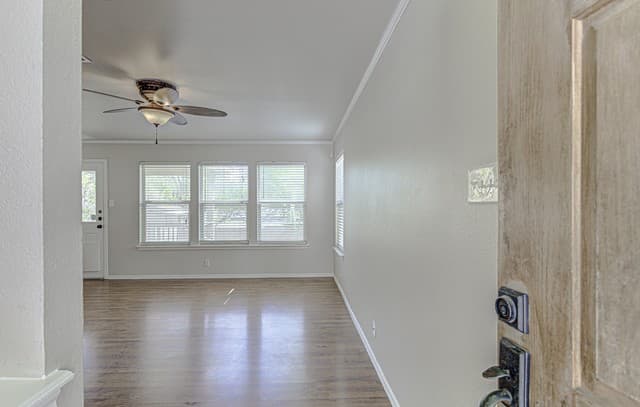 3-bedroom rental at 22 Sunflower Run in San Antonio, TX — photo 4
