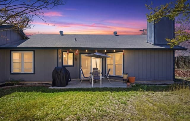 2-bedroom rental at 5775 Larkdale Dr in San Antonio, TX — photo 2