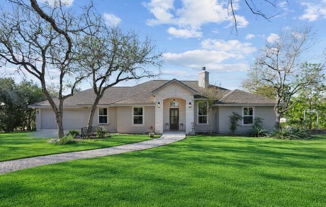 3-bedroom rental at 1336 Sparkman in Boerne, TX — photo 2
