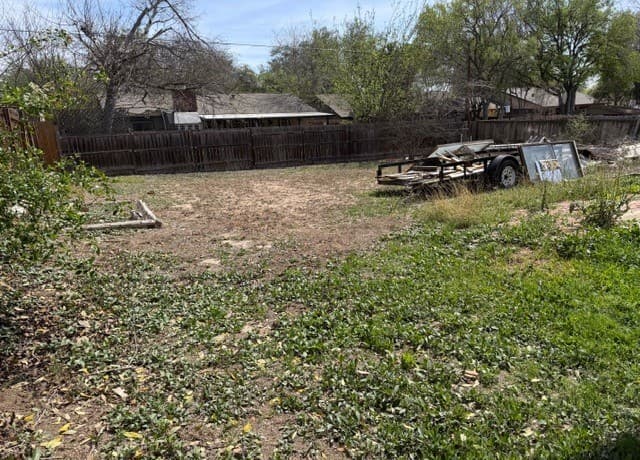 3-bedroom rental at 1070 Fillmore in San Antonio, TX — photo 3
