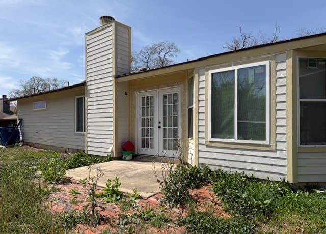 3-bedroom rental at 1070 Fillmore in San Antonio, TX — photo 5