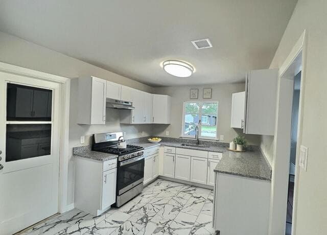 3-bedroom rental at 338 Brettonwood in San Antonio, TX — photo 5