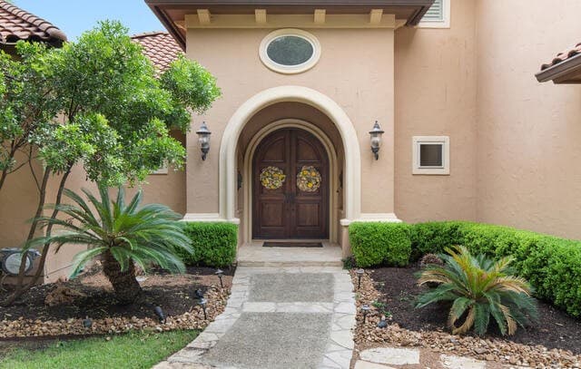 5-bedroom rental at 410 Bentley Mnr in Shavano Park, TX — photo 2