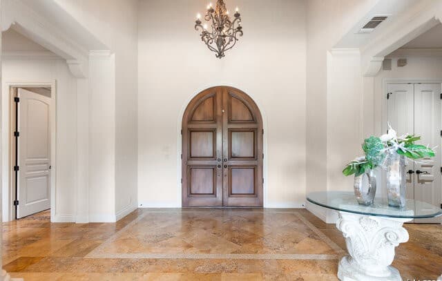 5-bedroom rental at 410 Bentley Mnr in Shavano Park, TX — photo 3