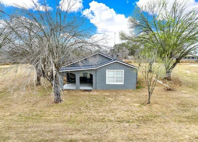 3-bedroom rental at 225/255/285 San Antonio Ave in Leming, TX — photo 5