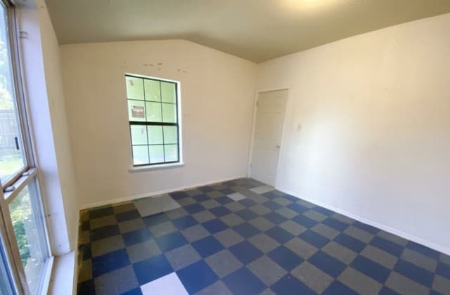 3-bedroom rental at 319 Vine in San Antonio, TX — photo 3