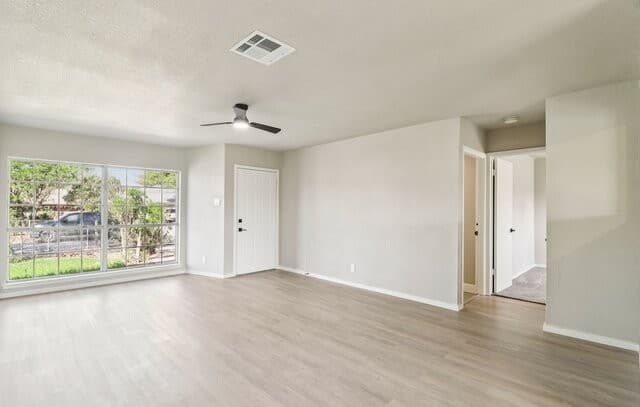 4-bedroom rental at 9006 Bowline in San Antonio, TX — photo 3