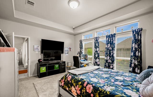 4-bedroom rental at 14318 Hallows Grove in San Antonio, TX — photo 5