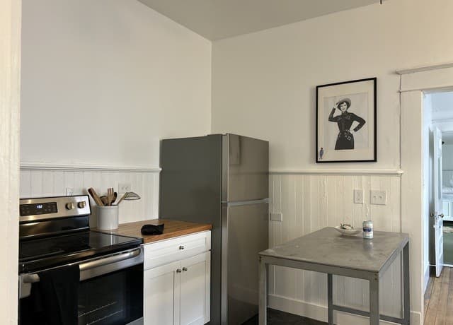 3-bedroom rental at 2213 N Flores in San Antonio, TX — photo 5