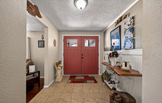3-bedroom rental at 8722 Thatch in San Antonio, TX — photo 4