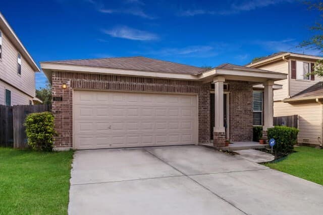 3-bedroom rental at 5610 Arcadia Park in San Antonio, TX — photo 2