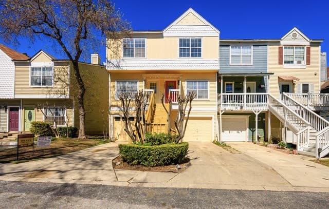 3-bedroom rental at 1825 Garys Park in San Antonio, TX — photo 1