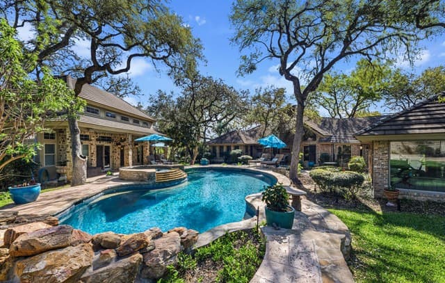 4-bedroom rental at 21749 Forest Waters in Garden Ridge, TX — photo 1