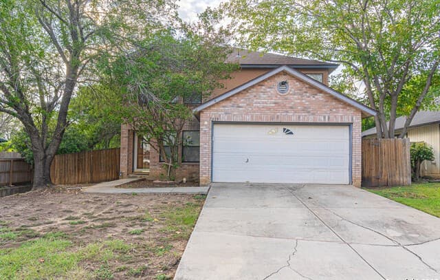 3-bedroom rental at 7819 Bowens Crossing in San Antonio, TX — photo 3