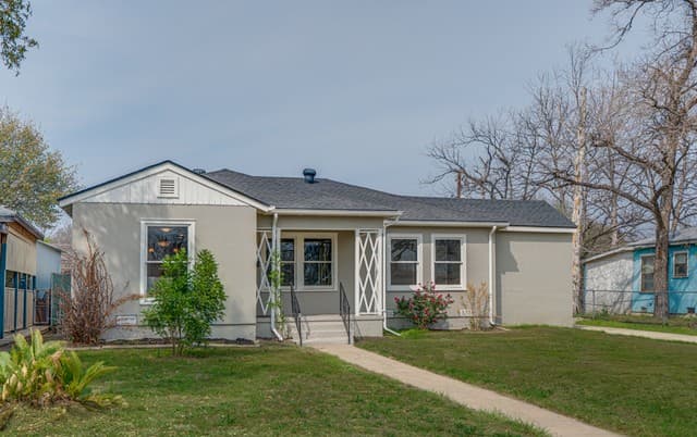 3-bedroom rental at 2411 W Huisache Ave in San Antonio, TX — photo 1