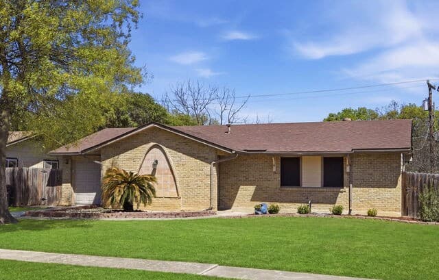 3-bedroom rental at 4827 Casa Grande in San Antonio, TX — photo 2