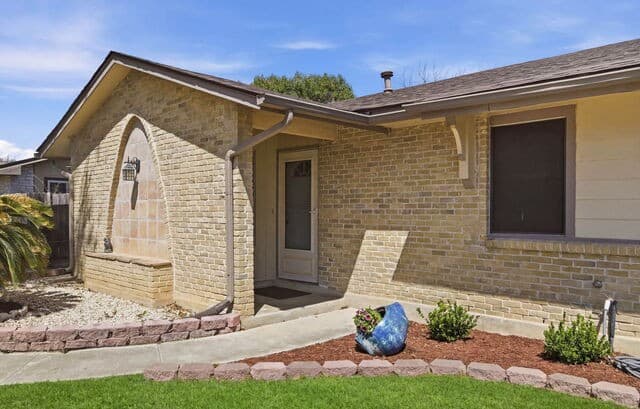 3-bedroom rental at 4827 Casa Grande in San Antonio, TX — photo 3