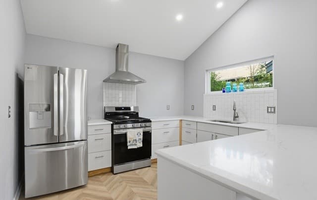 4-bedroom rental at 1210 Summit in San Antonio, TX — photo 5