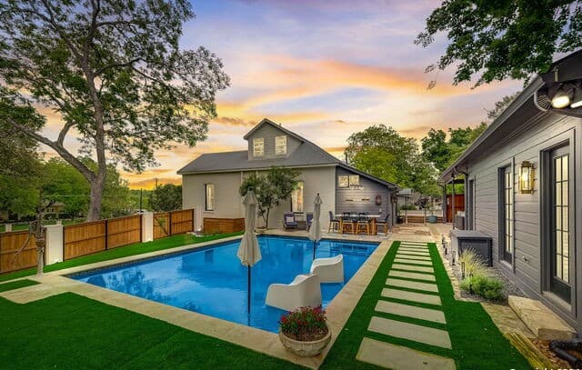 4-bedroom rental at 109 W Evergreen St in Boerne, TX — photo 3